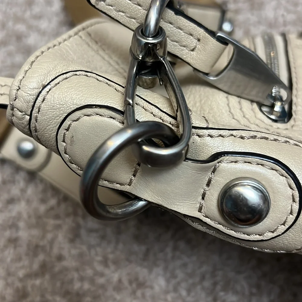 B Makowsky leather Crossbody shoulder bag light brown